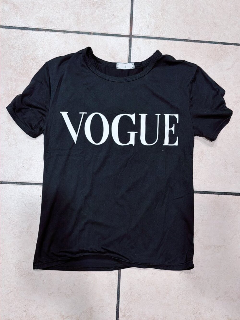 Vogue Graphic Short Sleeve T-Shirt Black Size Small Womens Fashion Tee